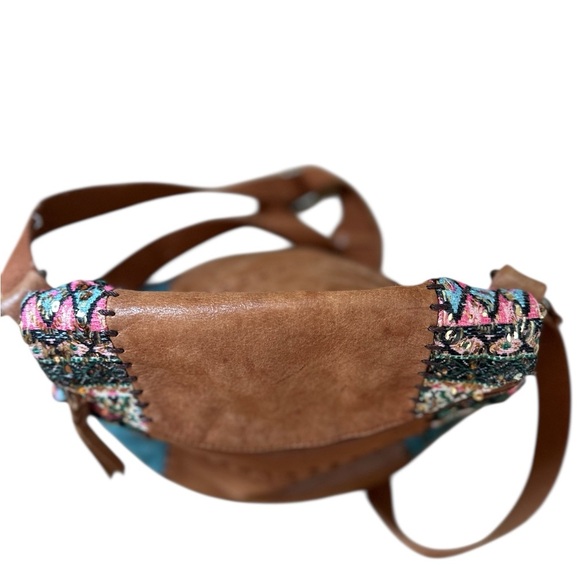 The Sak Women's Handbag Purse Tan Leather Crossbody Beaded Patchwork Bag. - Picture 5 of 14